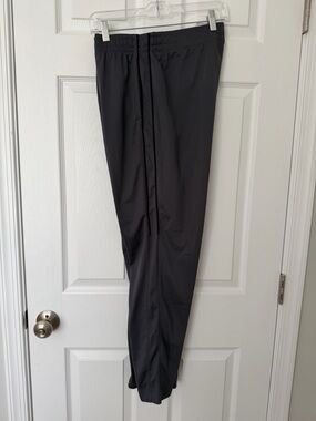 Men’s Tek Gear Track Pants - Gray - Size Medium - Like New